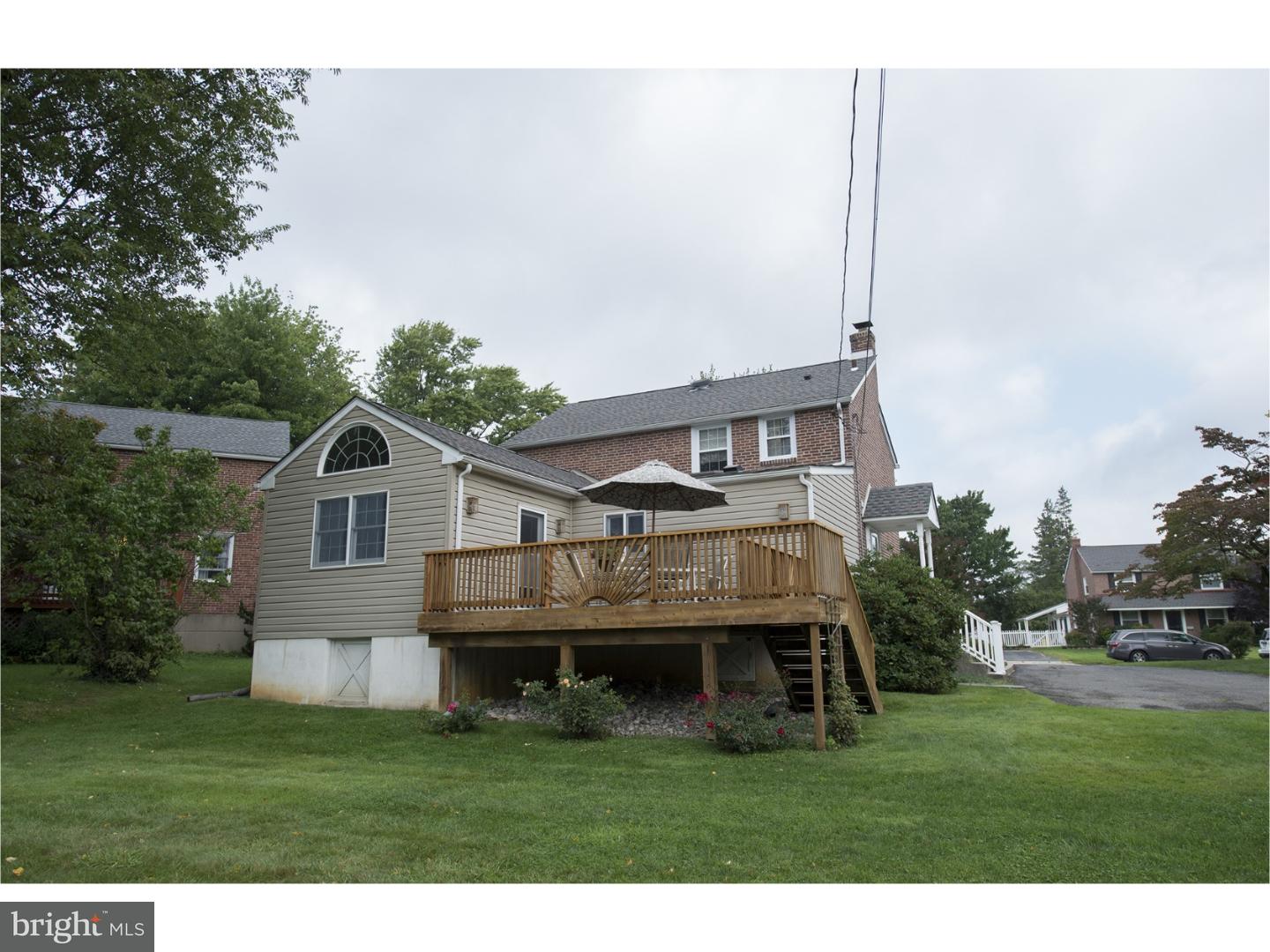 534 Kent Road Springfield, PA 19064 - Photo 22 of 24 a house view with a garden space