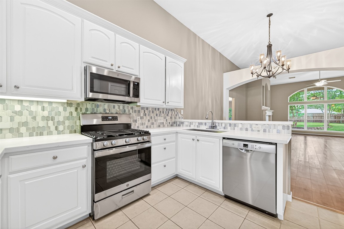 1514 Melissa Drive Spring, TX 77386 - Photo 8 of 20 New kitchen appliances for your convenience