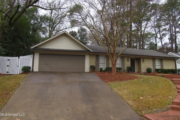 $1,995 | 741 Sherwood Drive, Jackson, MS 39216