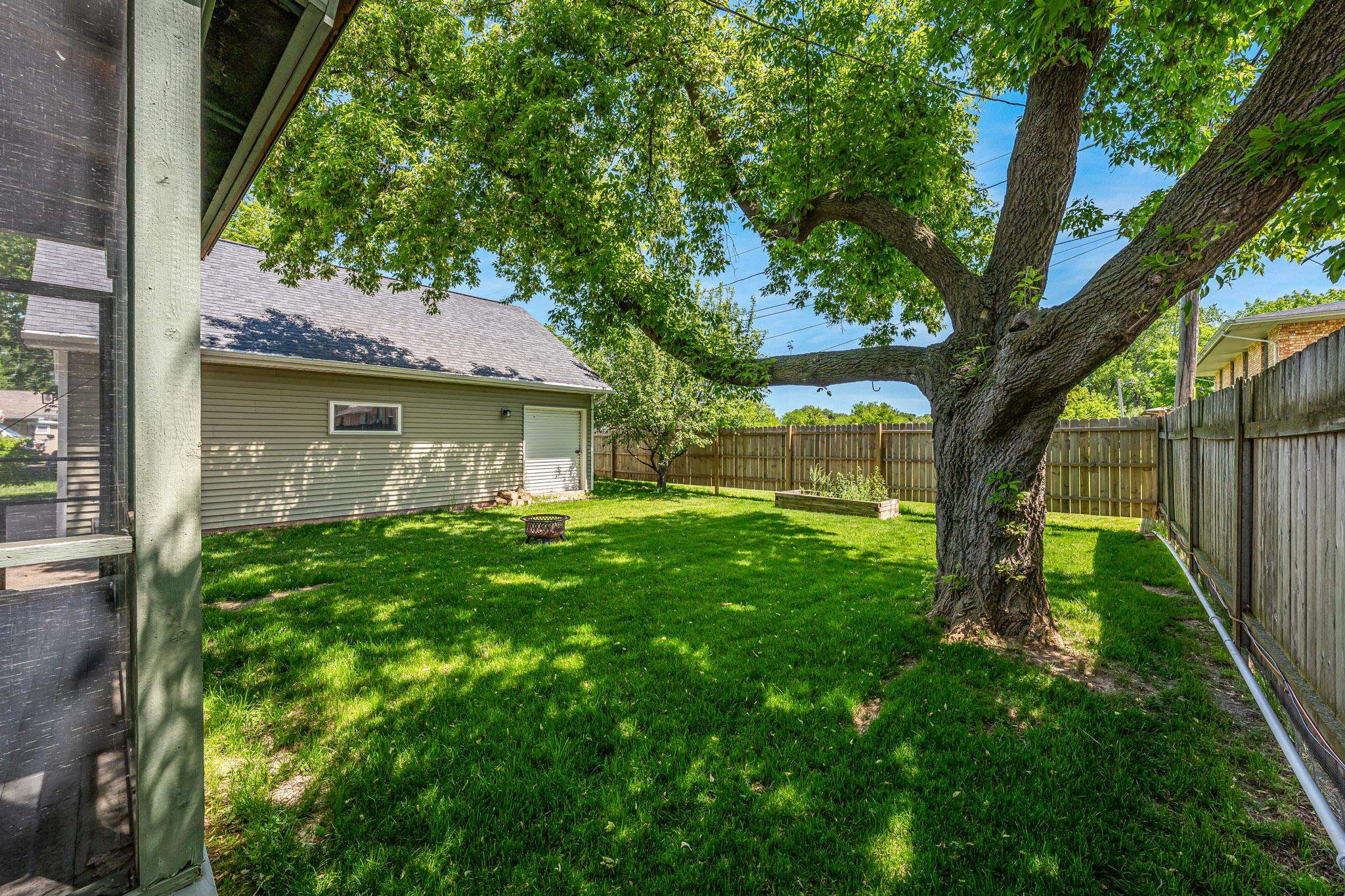 1932 Maplecrest Drive Appleton, WI 54915 - Photo 35 of 43