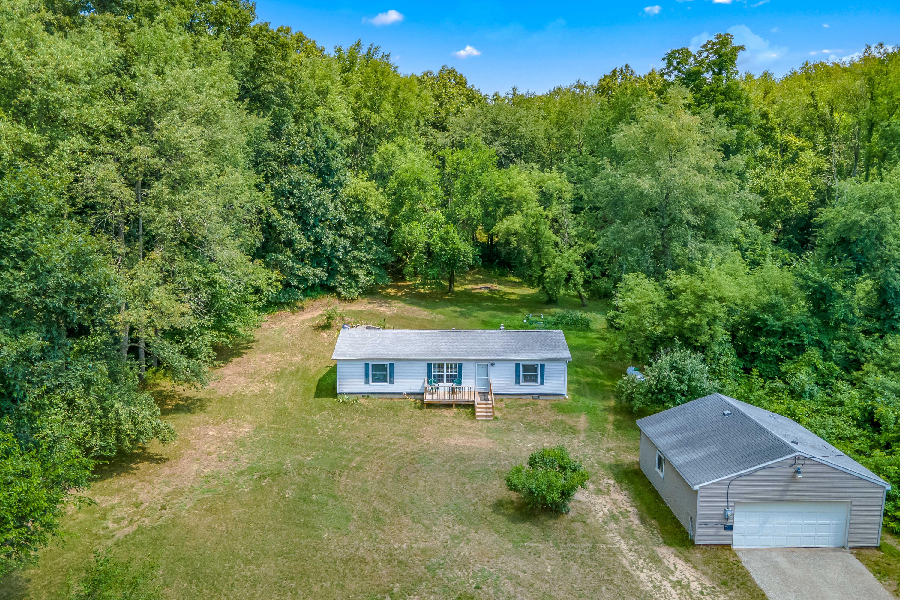 3052 Genesee Road Jonesville, MI 49250 - Photo 1 of 34 12