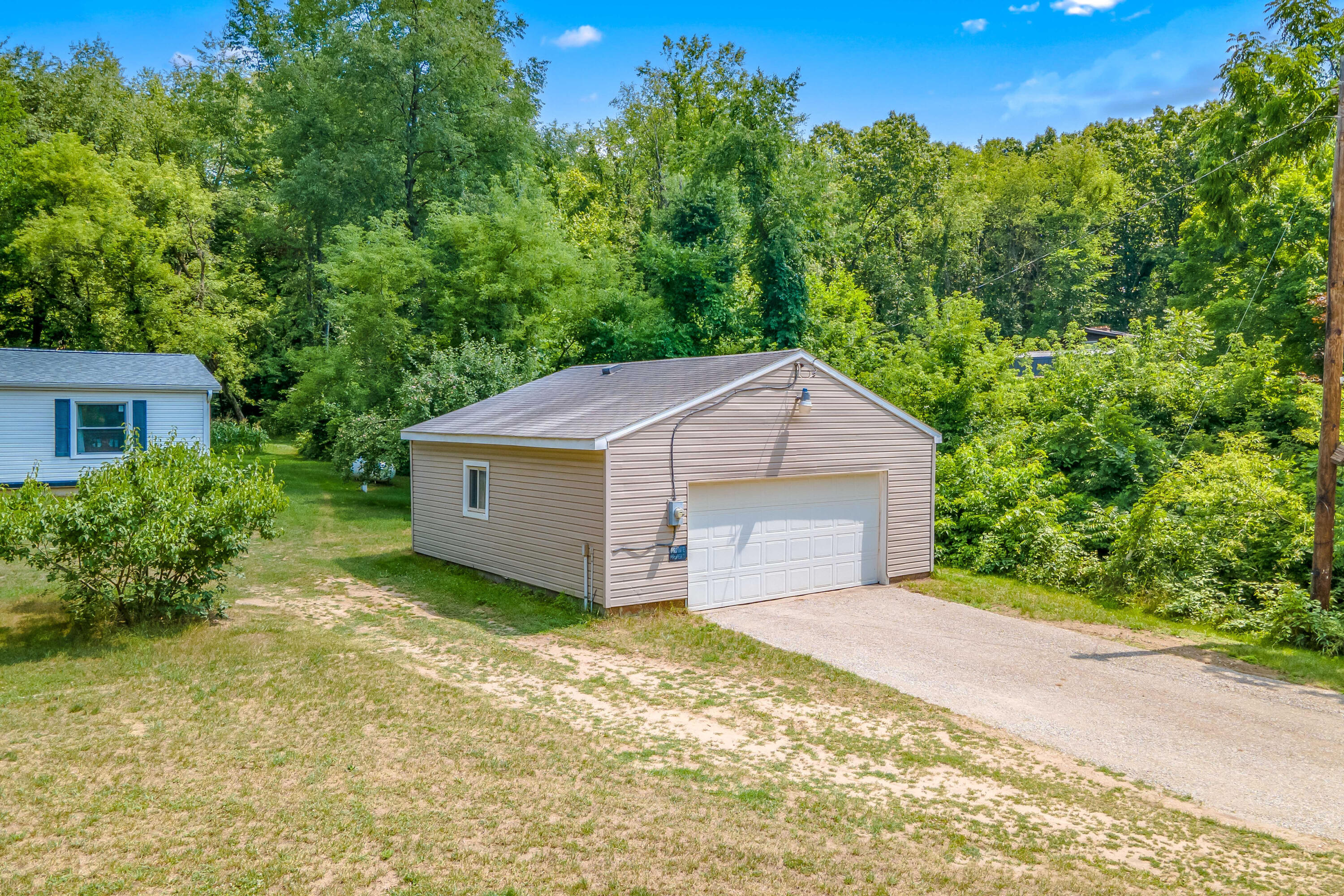 3052 Genesee Road Jonesville, MI 49250 - Photo 23 of 34 11