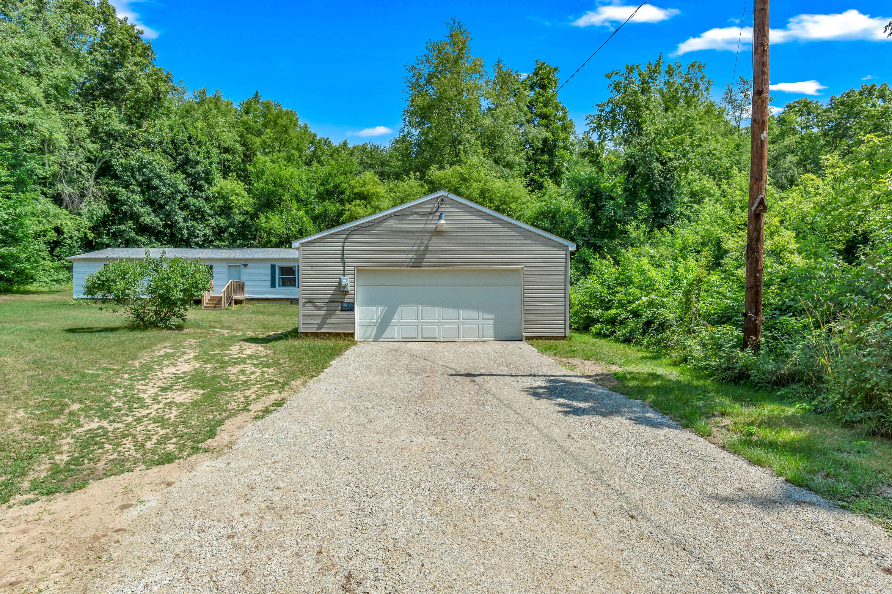 3052 Genesee Road Jonesville, MI 49250 - Photo 25 of 34 20