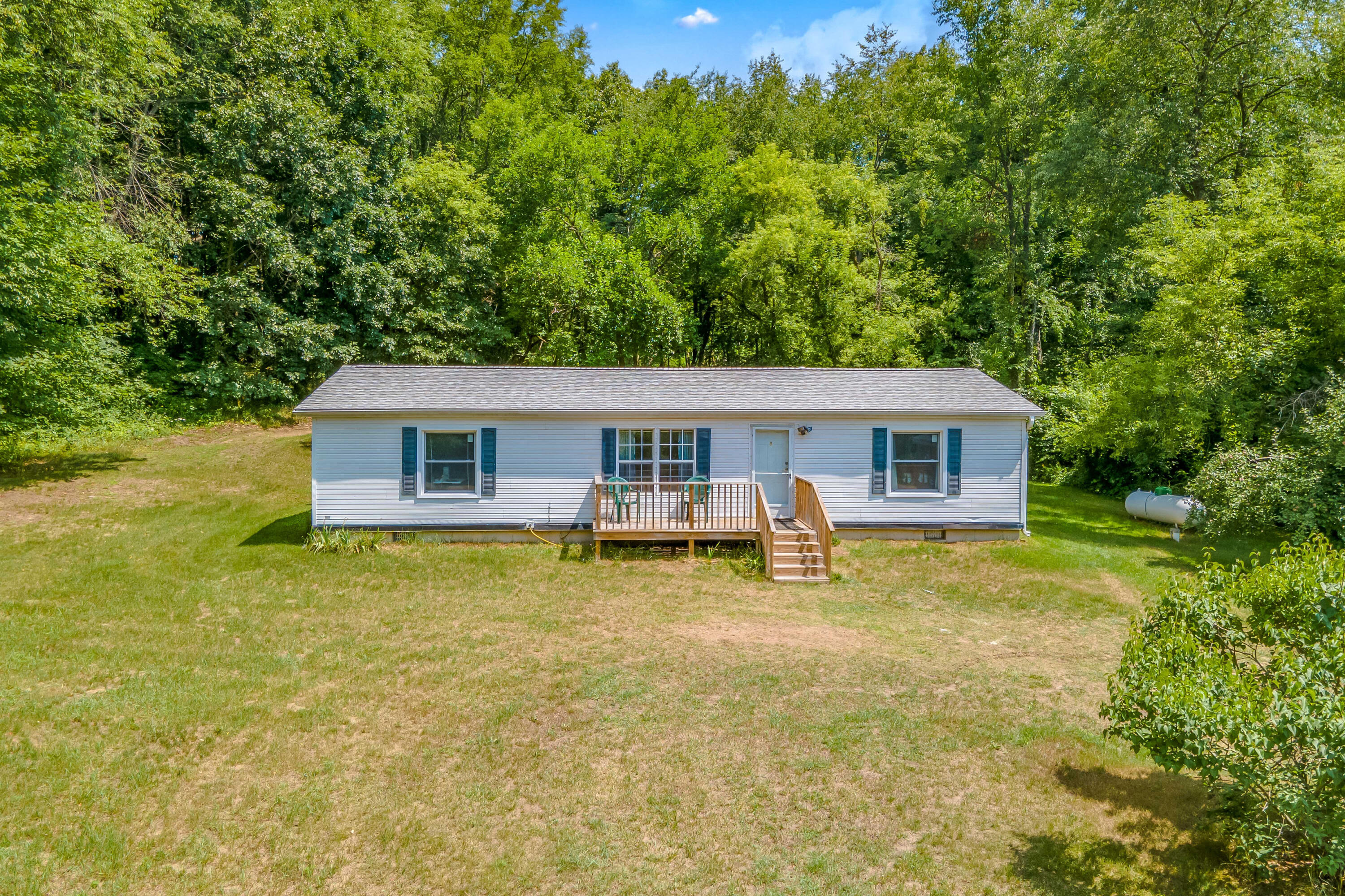 3052 Genesee Road Jonesville, MI 49250 - Photo 4 of 34 13