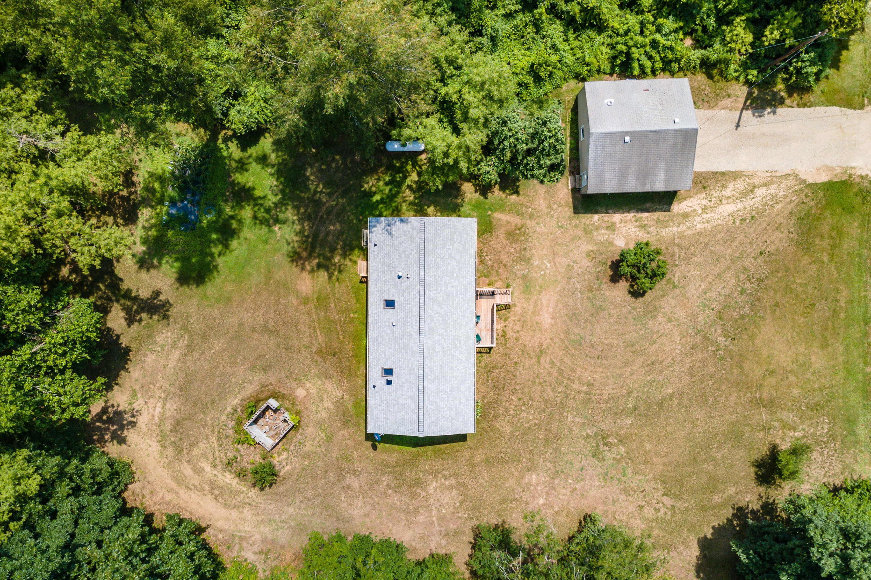 3052 Genesee Road Jonesville, MI 49250 - Photo 10 of 34 9