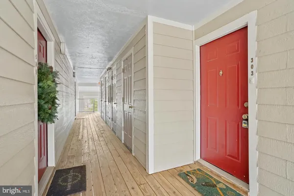 $2,350 | 20951 Timber Ridge Terrace, Unit 303, Ashburn, VA 20147