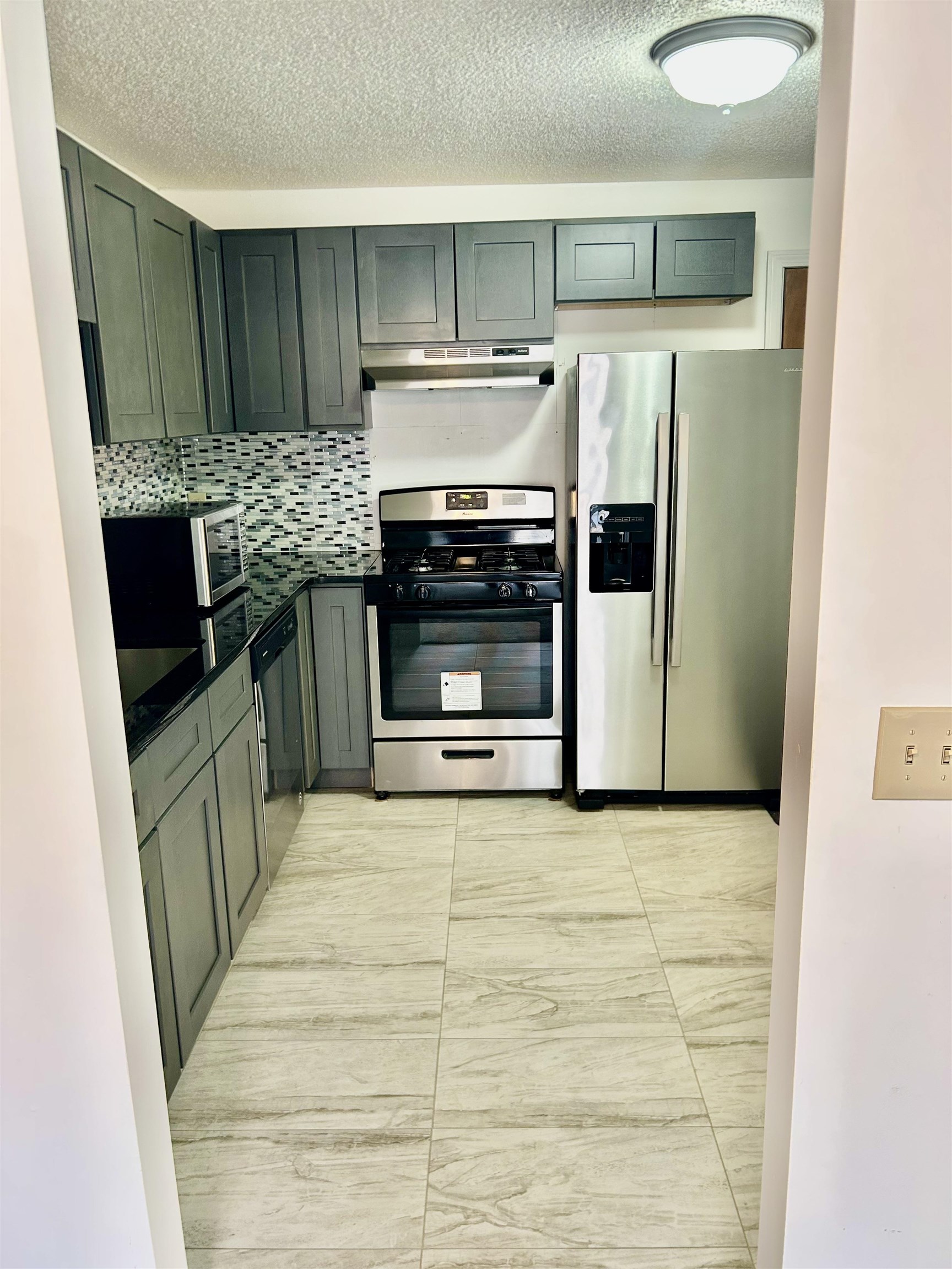 377 Huse Road, Unit # 33 Manchester, NH 03103 - Photo 16 of 22 Gallery Image 16