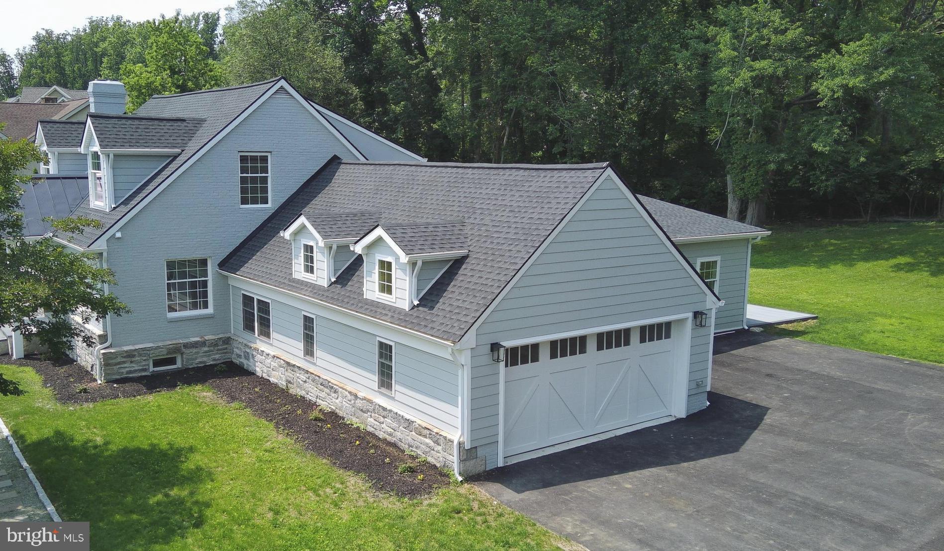 4909 Threadneedle Road Wilmington, DE 19807 - Photo 4 of 33 a aerial view of a house with a yard
