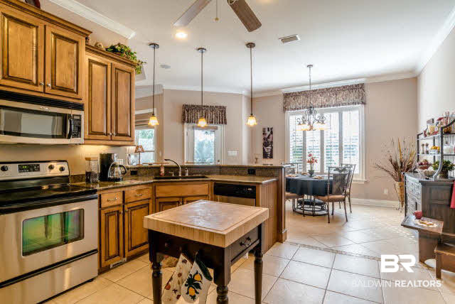 9563 Dornock Lane Foley, AL 36535 - Photo 13 of 30 Custom Wood Cabinetry