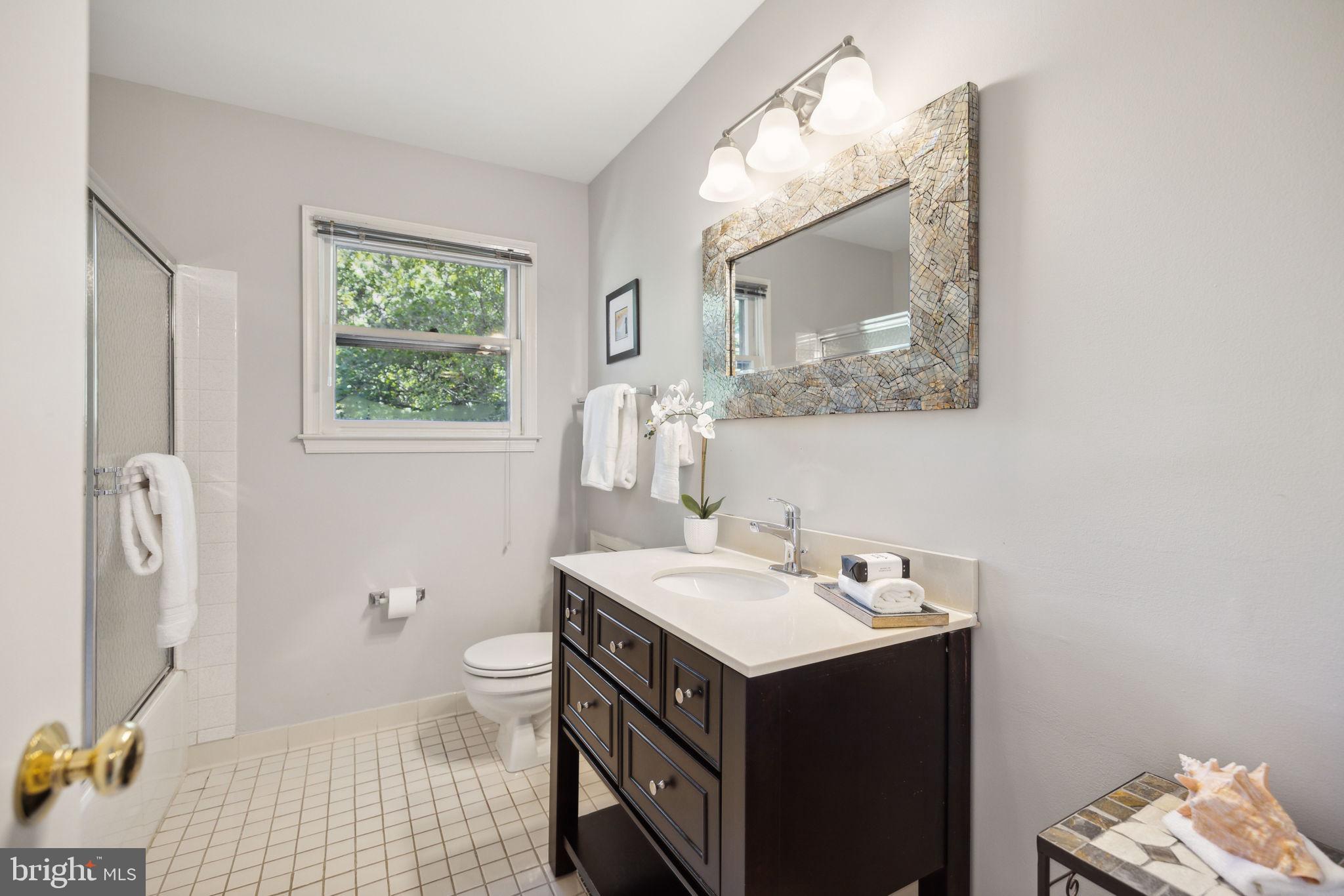 1729 Glastonberry Road Potomac, MD 20854 - Photo 22 of 32 Upper Level Hall Bath