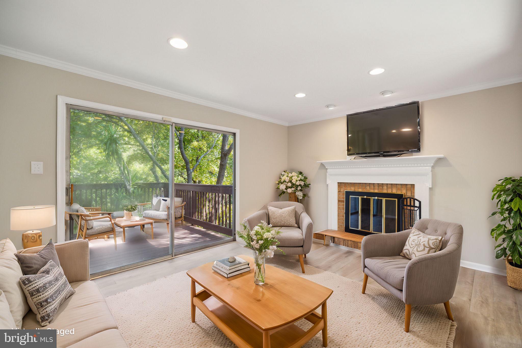 1729 Glastonberry Road Potomac, MD 20854 - Photo 6 of 32 Family Room Virtually Staged