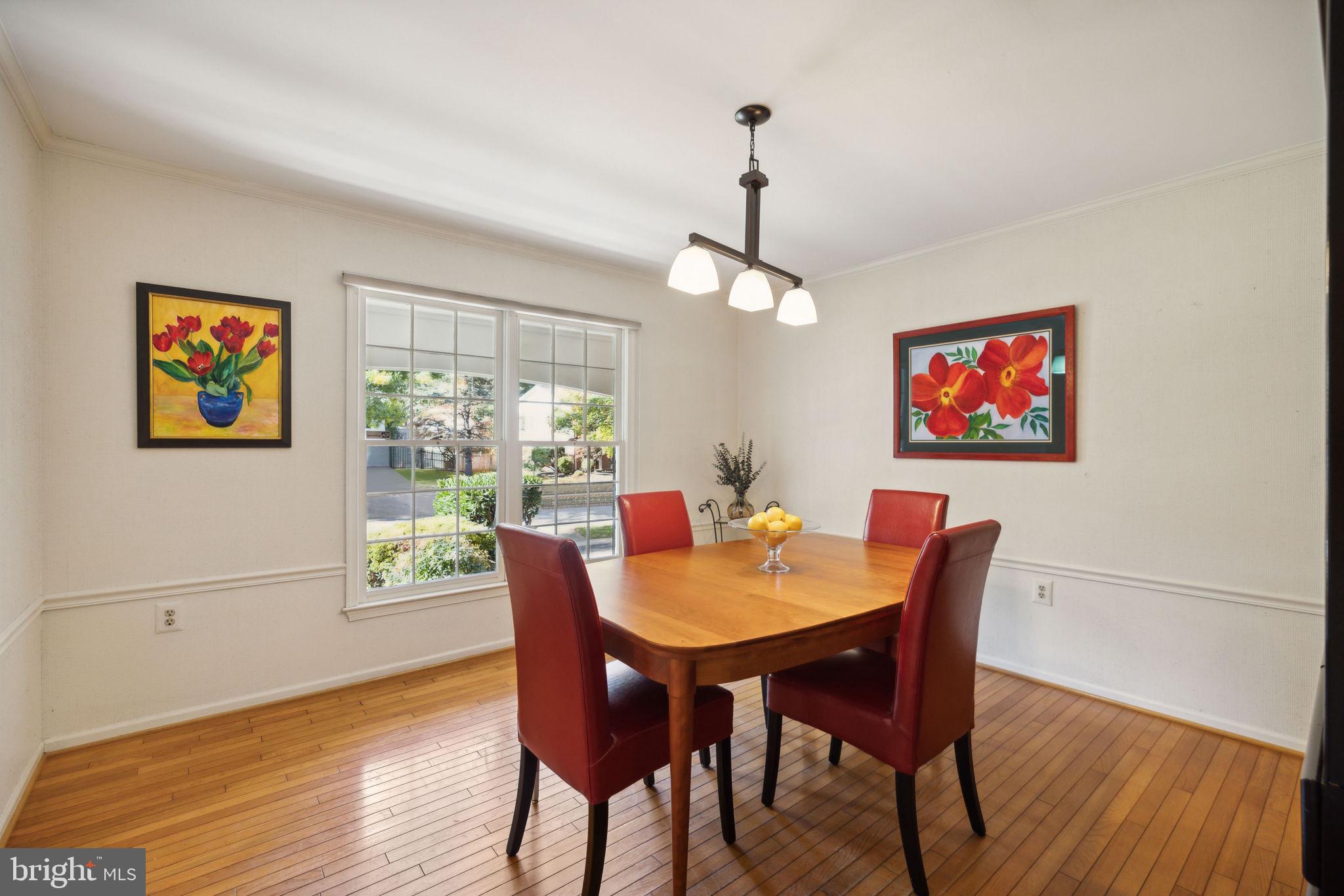 1729 Glastonberry Road Potomac, MD 20854 - Photo 7 of 32 Dining Room
