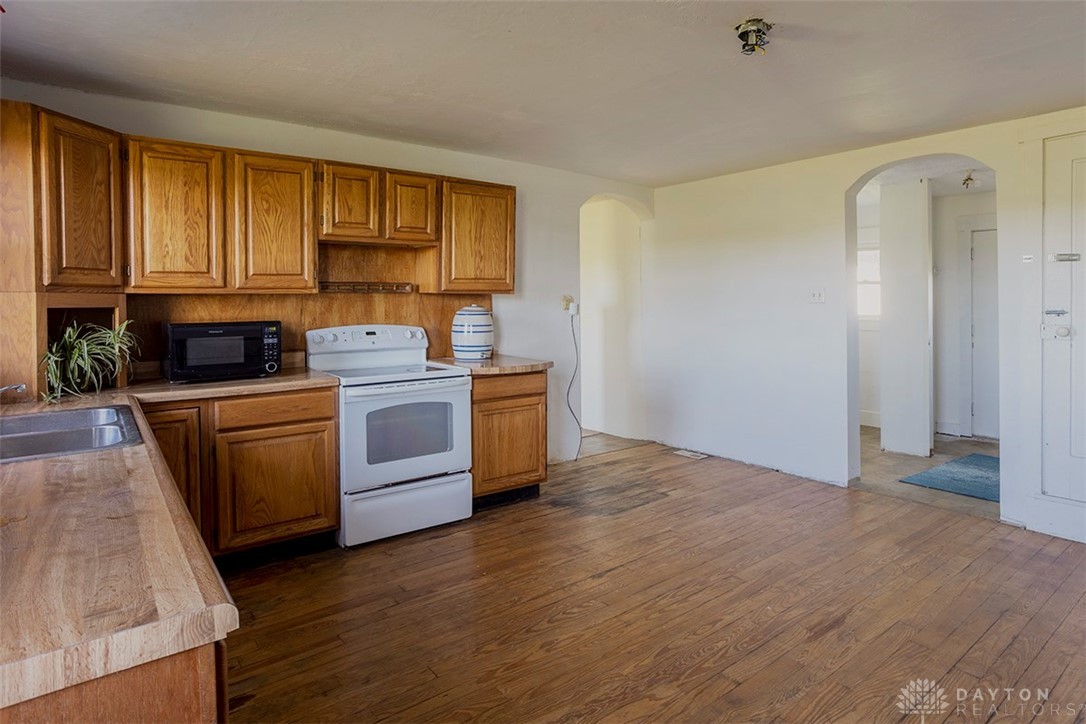 727 Clifton Road Xenia, OH 45385 - Photo 33 of 49 In-law Suite Eat-In Kitchenette