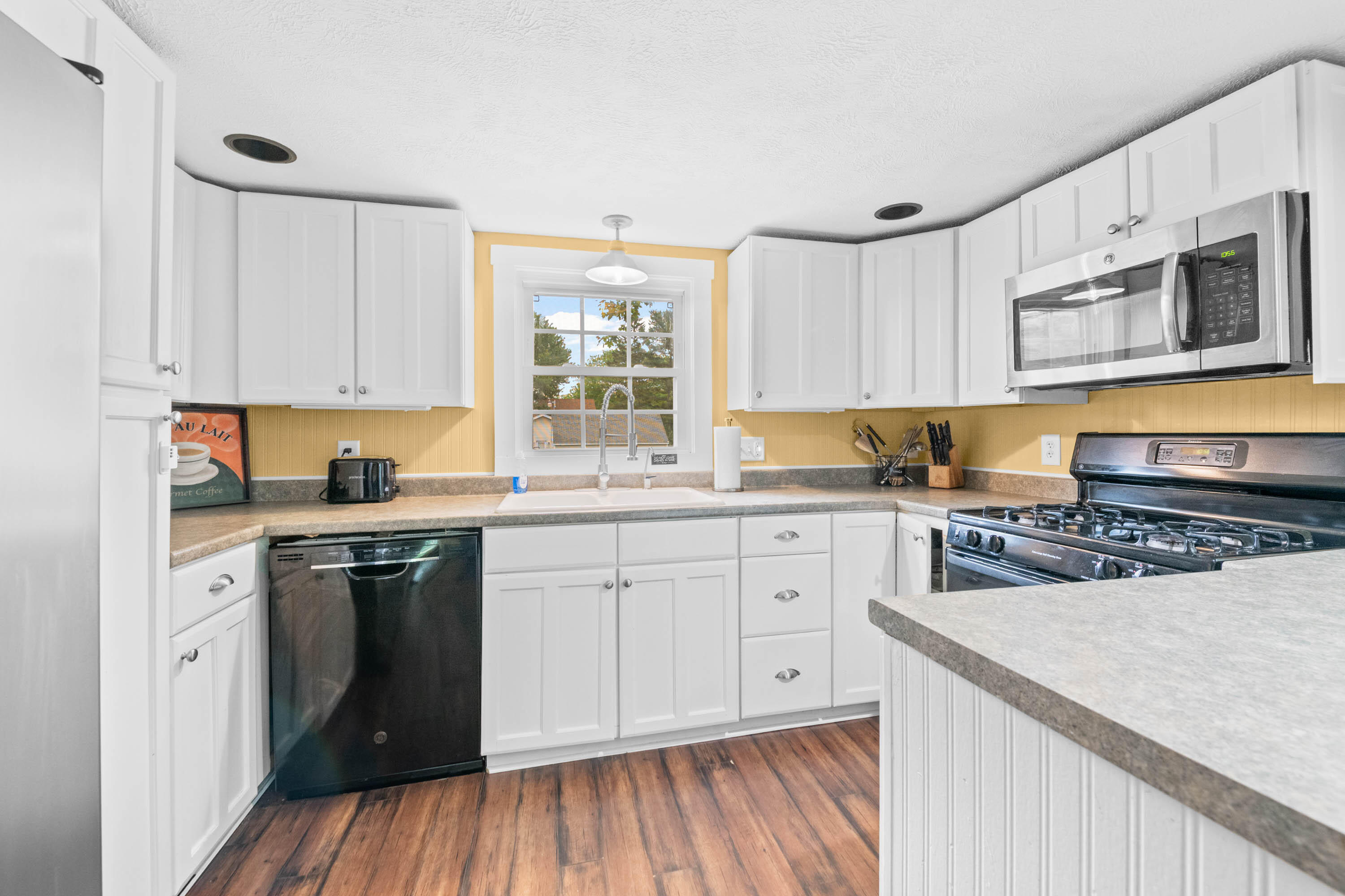 998 Lewiston Road West Gardiner, ME 04345 - Photo 14 of 41 kitchen