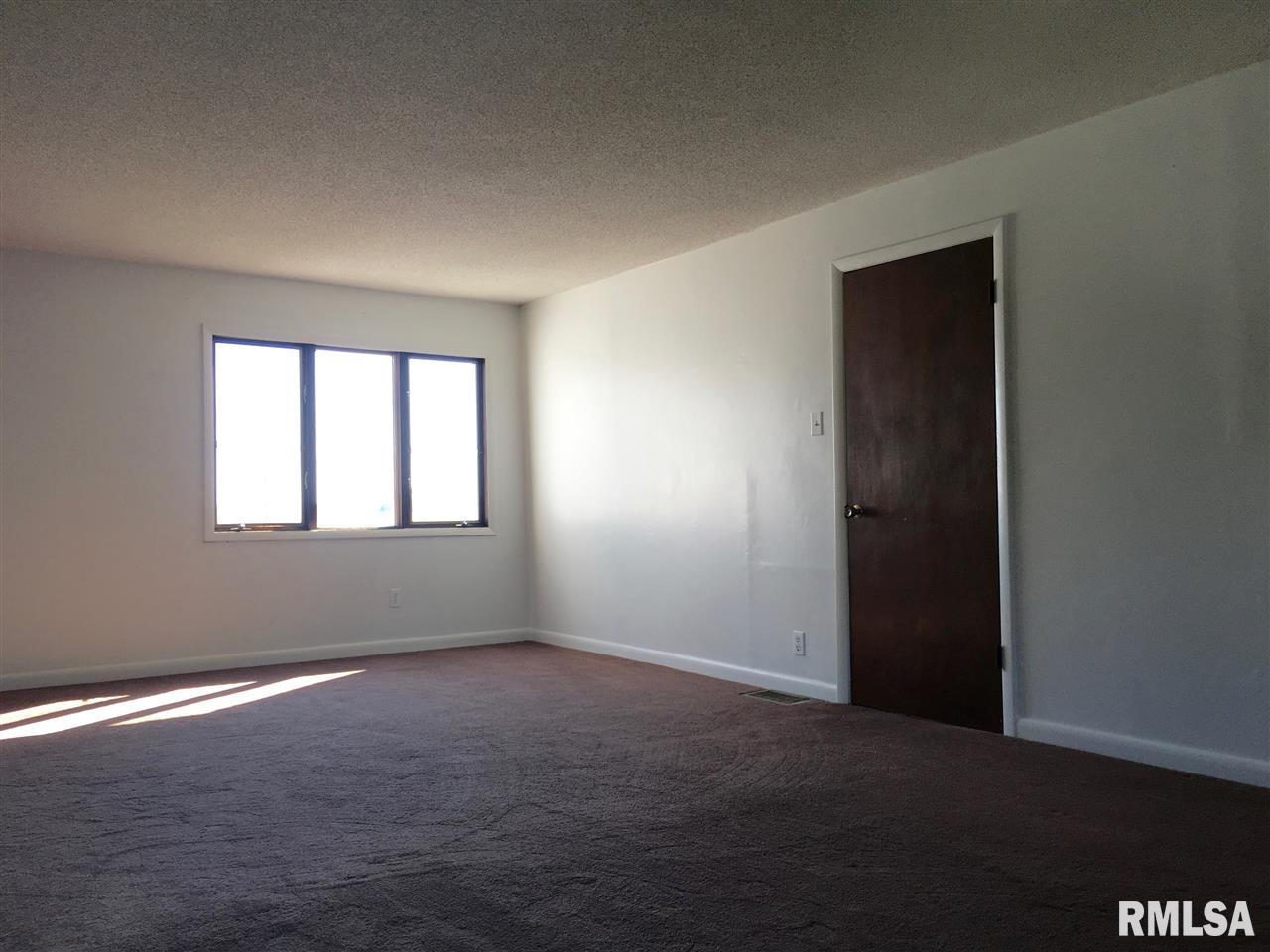20381 East 1100th Street Good Hope, IL 61438 - Photo 2 of 22