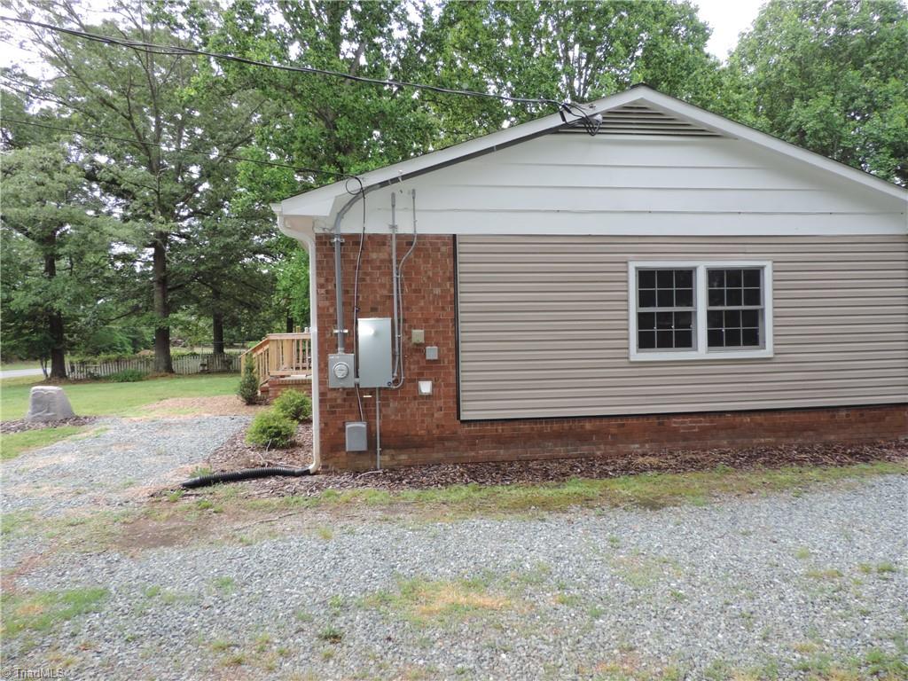 7199 Davis Country Road Randleman, NC 27317 - Photo 4 of 25
