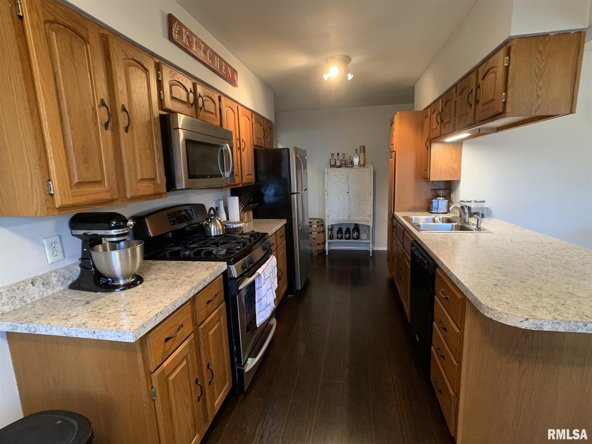 5765 Old Jacksonville Road Springfield, IL 62711 - Photo 6 of 20 Gallery Image 6