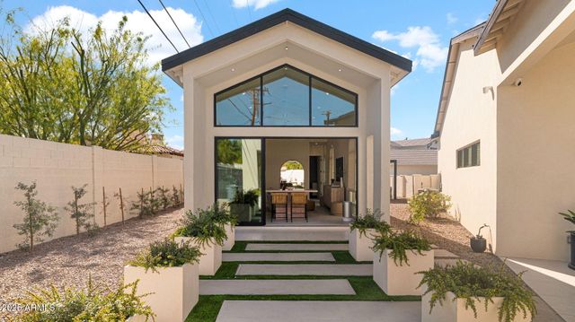 $6,598,995 | 6114 East Calle Del Norte, Scottsdale, AZ 85251