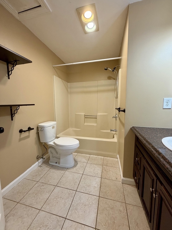 47-49 Kamuda Street, Unit 47 Springfield, MA 01151 - Photo 13 of 17