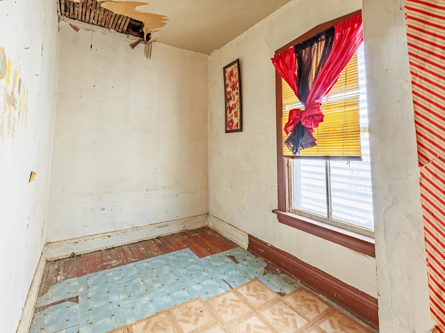 5225 South Wood Street Chicago, IL 60609 - Photo 10 of 14 a view of a room with a window and a ceiling fan