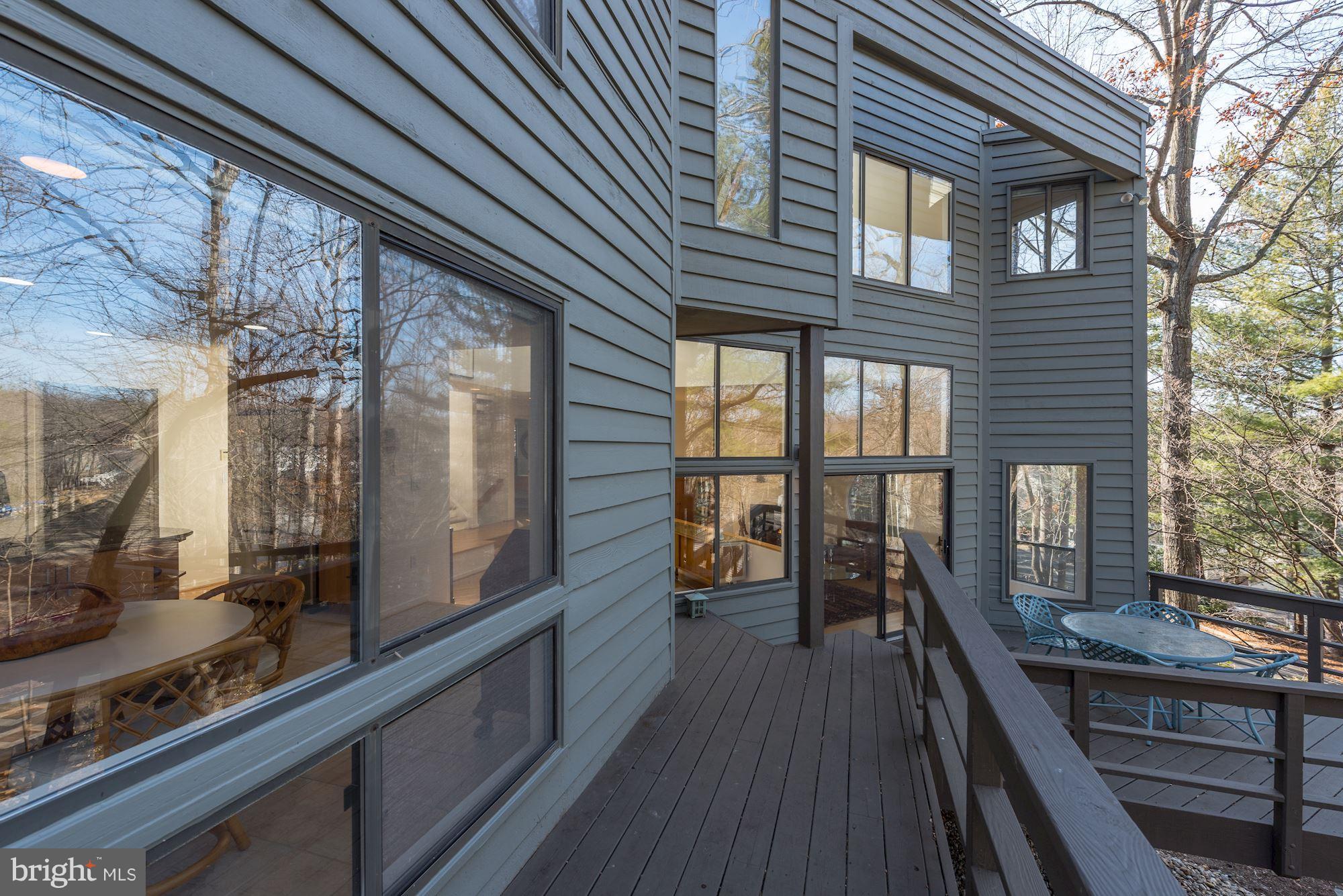 2263 Compass Point Lane Reston, VA 20191 - Photo 11 of 30 Deck acessed from both the living rm and kitchen