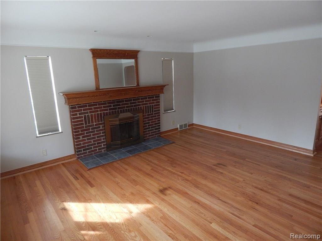 8327 Bernice Street Center Line, MI 48015 - Photo 24 of 59 DSCN4239.JPG