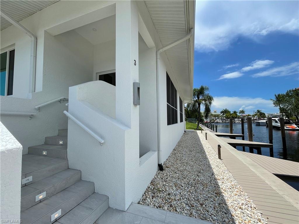 1395 Curlew Avenue, Unit 43 Naples, FL 34102 - Photo 25 of 31 a view of a corridor