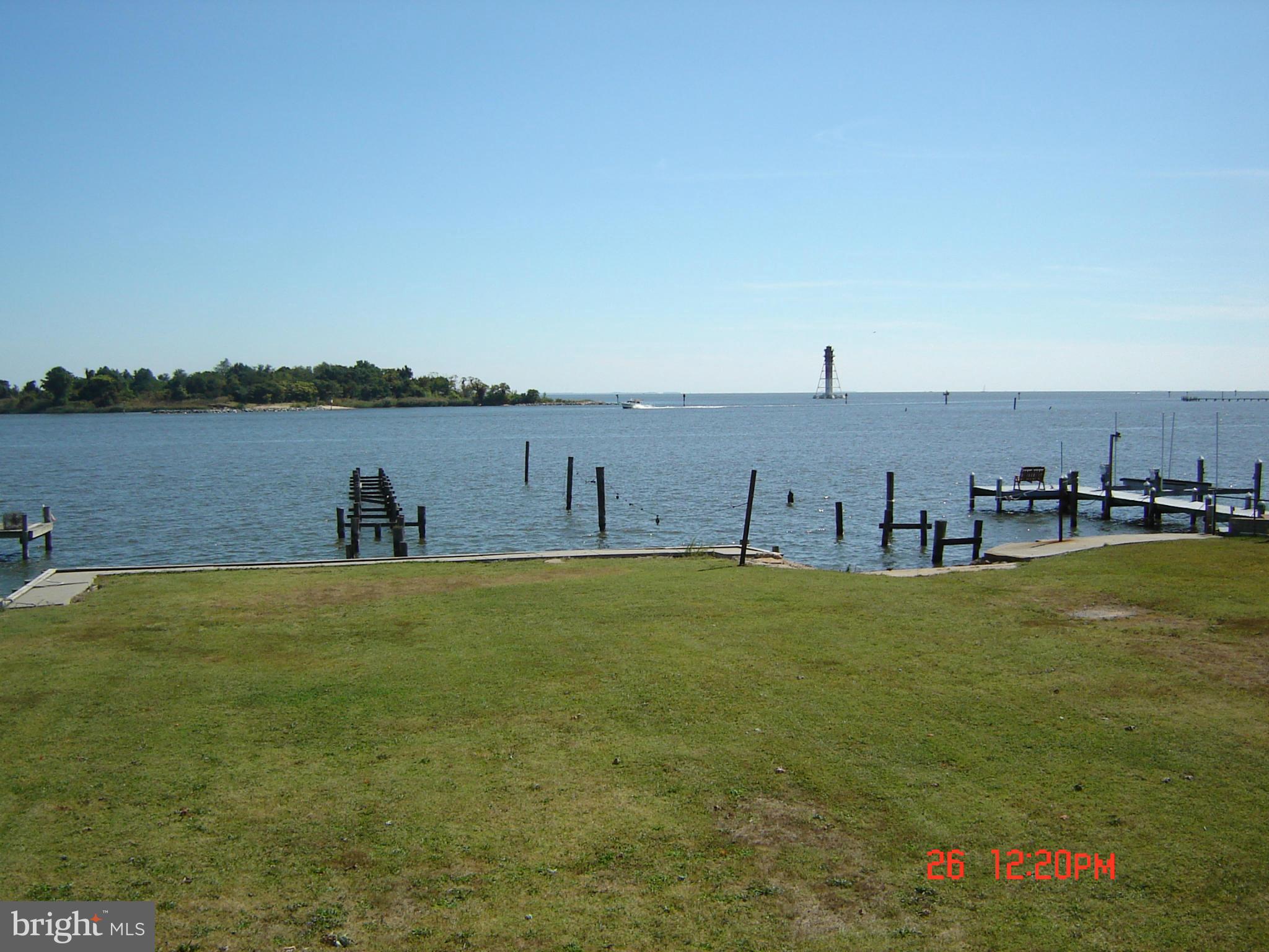 9125 Cuckold Point Road Baltimore, MD 21219 - Photo 4 of 5 View