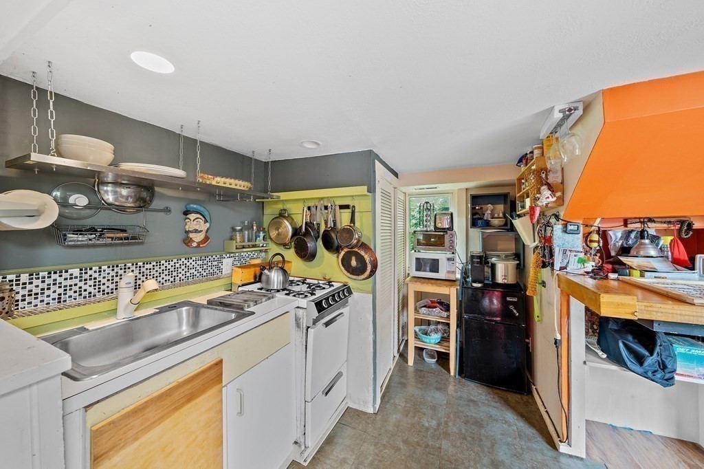 8 A Richards Road Hull, MA 02045 - Photo 5 of 18 Gallery Image 5