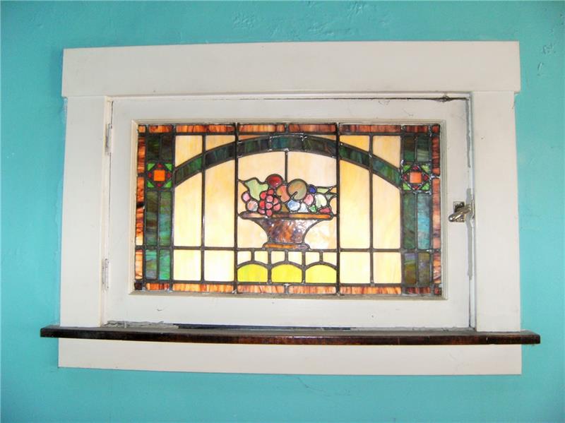 316 Le Roi Road Pittsburgh, PA 15208 - Photo 8 of 24 Dining Room Stained Glass Detail