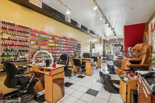 $399,000 | 7017 West North Avenue, Oak Park, IL 60302