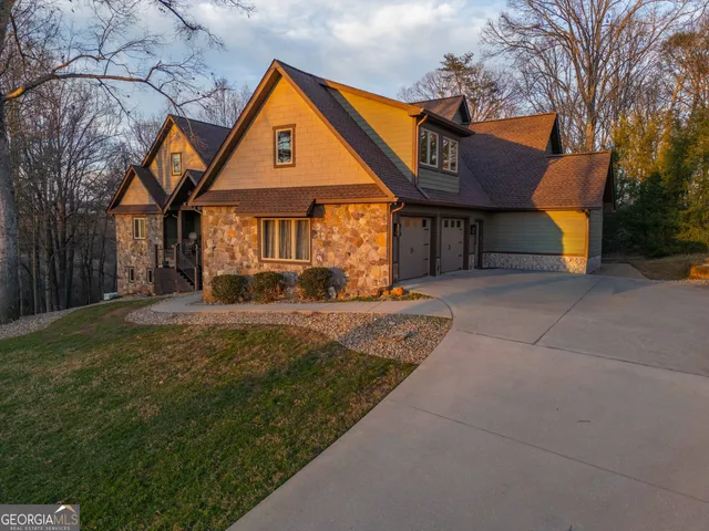 $999,999 | 712 Meadow Run Court, Clarkesville, GA 30523