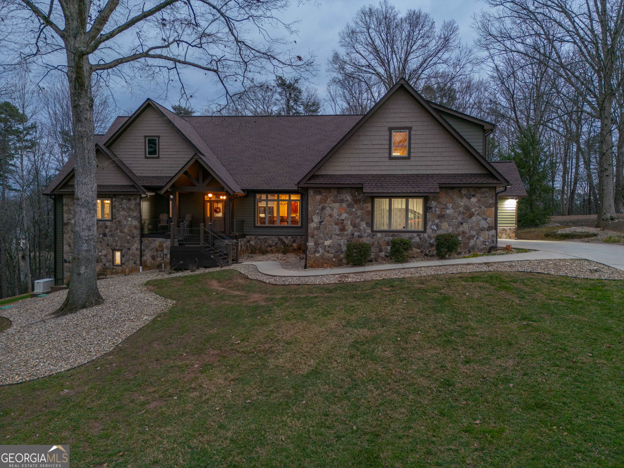 712 Meadow Run Court Clarkesville, GA 30523 - Photo 4 of 96