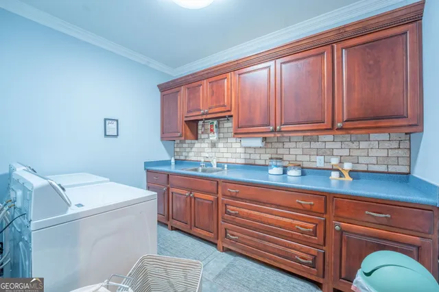 $999,999 | 712 Meadow Run Court, Clarkesville, GA 30523