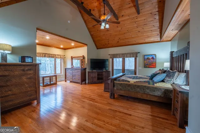 $999,999 | 712 Meadow Run Court, Clarkesville, GA 30523