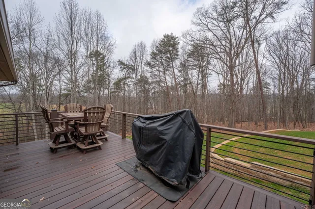 $999,999 | 712 Meadow Run Court, Clarkesville, GA 30523