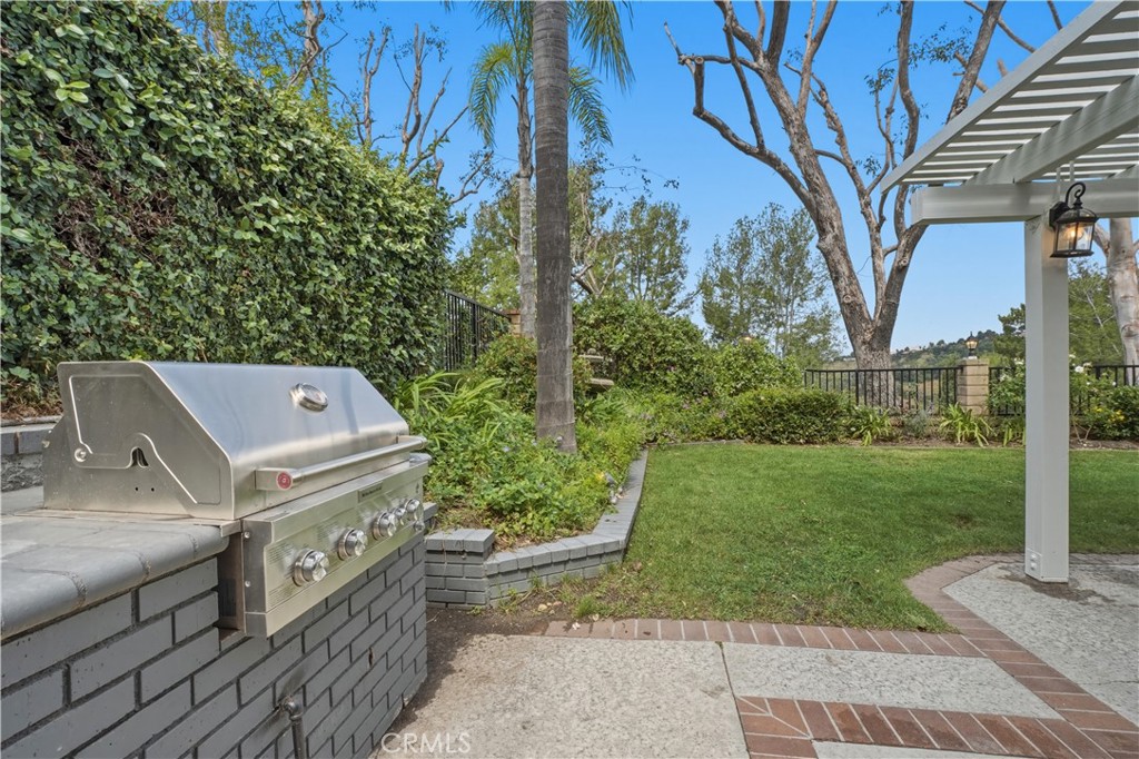 3537 Foxglove Road Glendale, CA 91206 - Photo 17 of 73