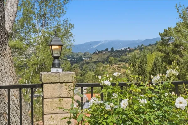 $2,079,000 | 3537 Foxglove Road, Glendale, CA 91206