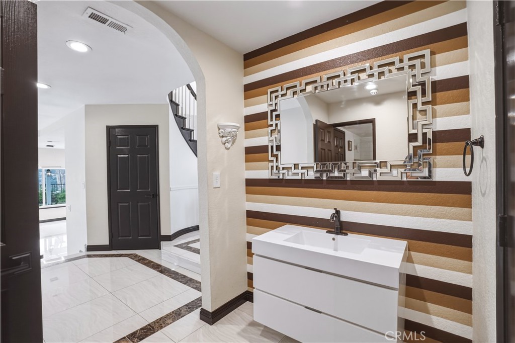 3537 Foxglove Road Glendale, CA 91206 - Photo 52 of 73