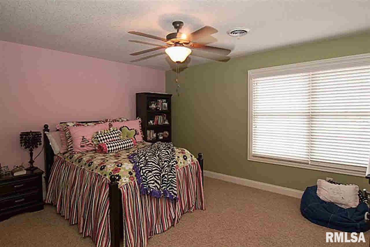 3074 Westminster Road Bettendorf, IA 52722 - Photo 21 of 24 Gallery Image 21