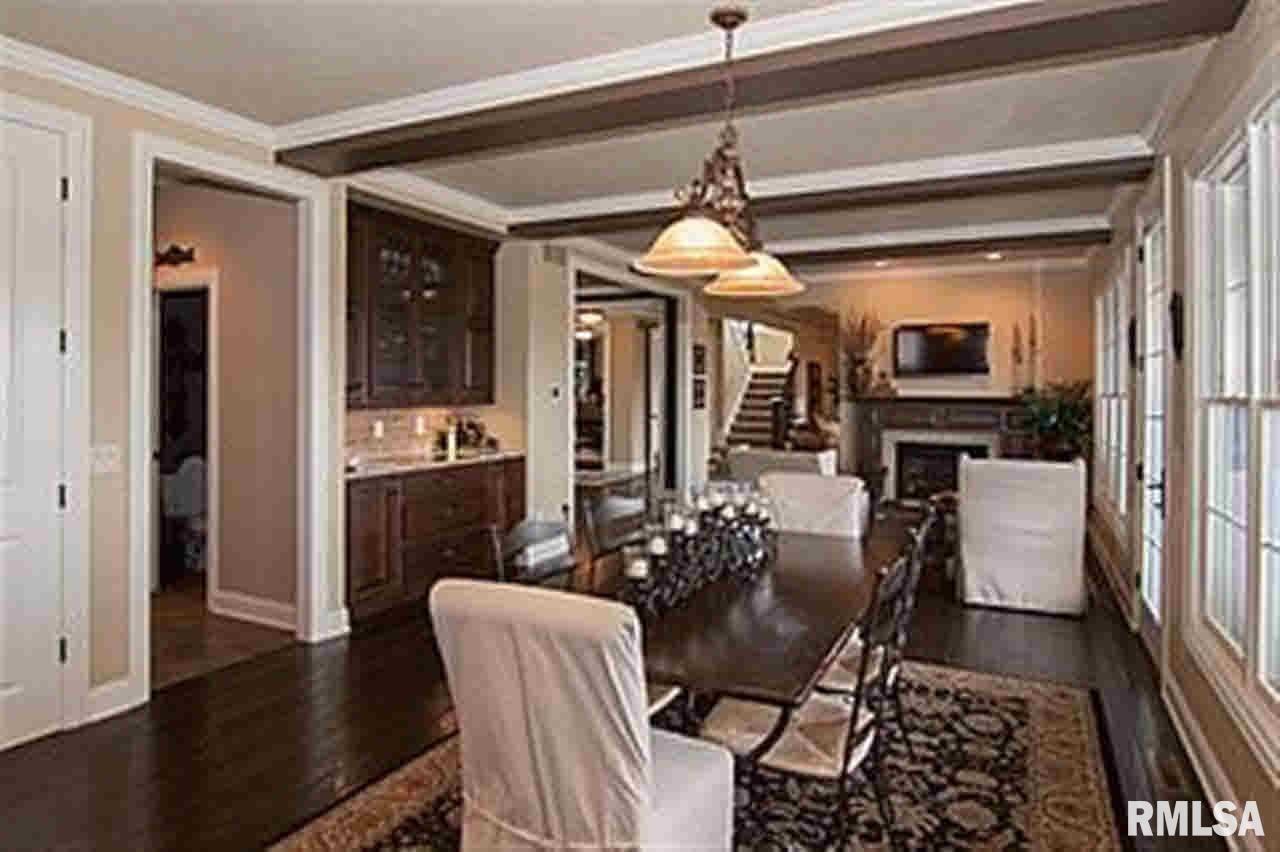 3074 Westminster Road Bettendorf, IA 52722 - Photo 5 of 24 Gallery Image 5