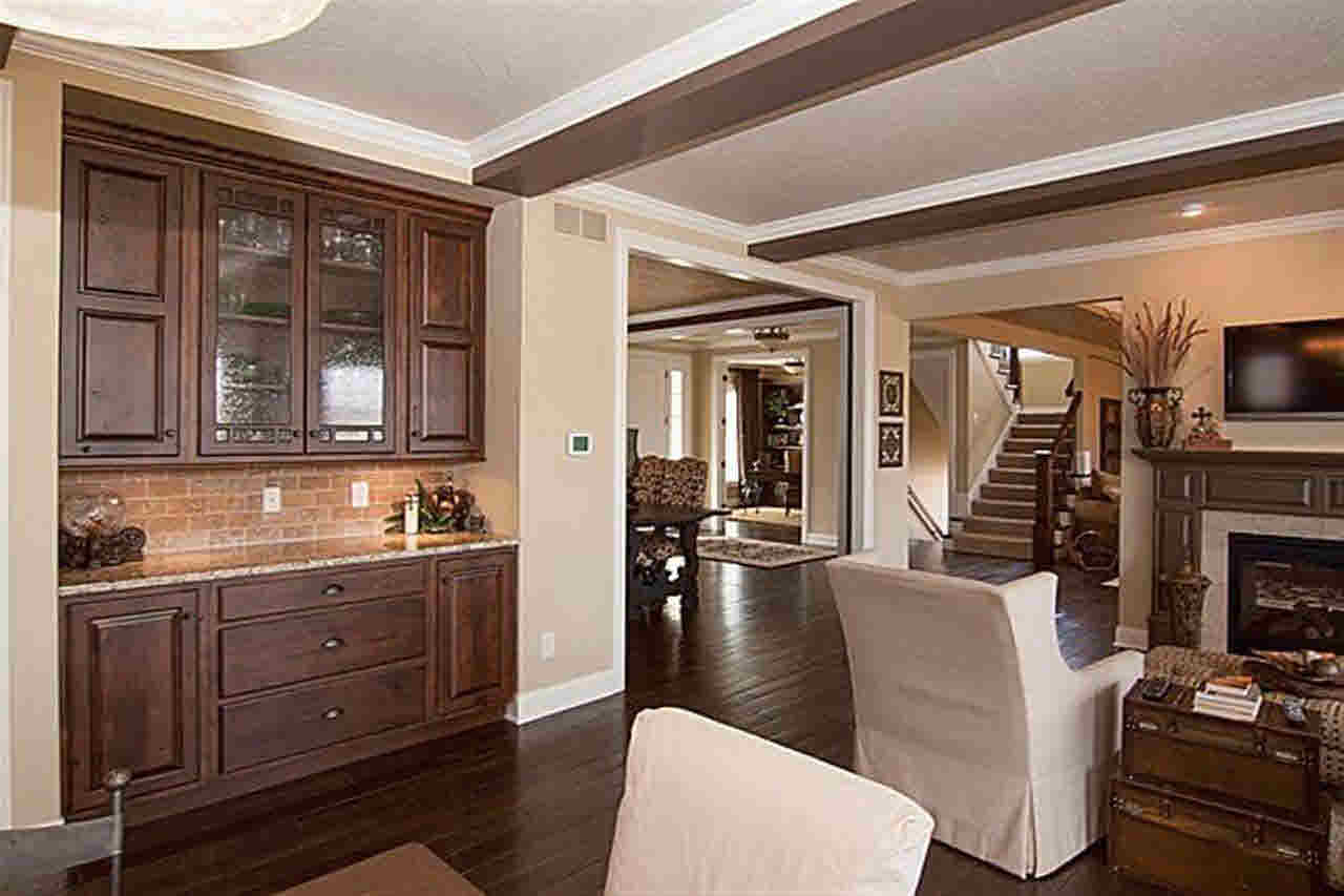 3074 Westminster Road Bettendorf, IA 52722 - Photo 8 of 24 Gallery Image 8