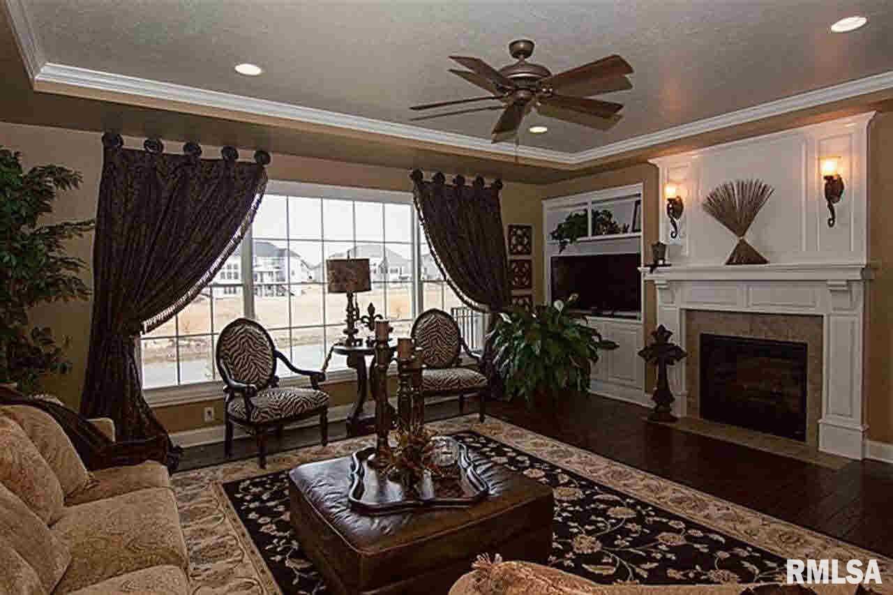 3074 Westminster Road Bettendorf, IA 52722 - Photo 9 of 24 Gallery Image 9