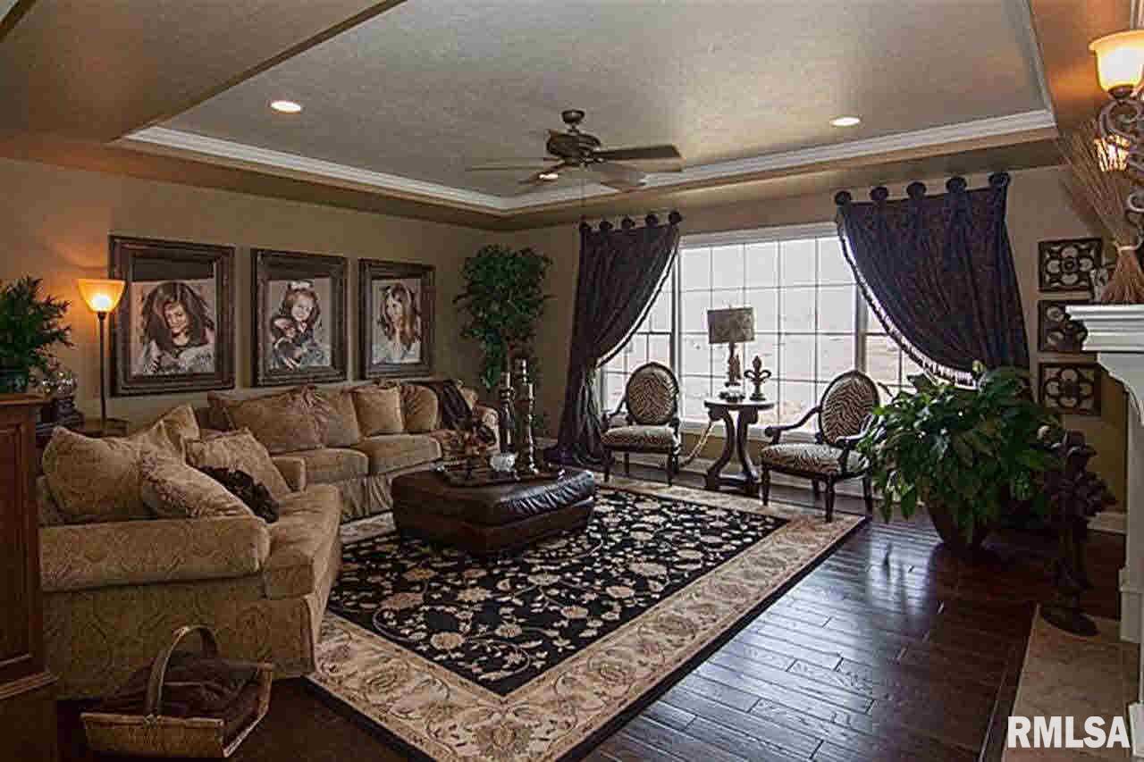 3074 Westminster Road Bettendorf, IA 52722 - Photo 10 of 24 Gallery Image 10