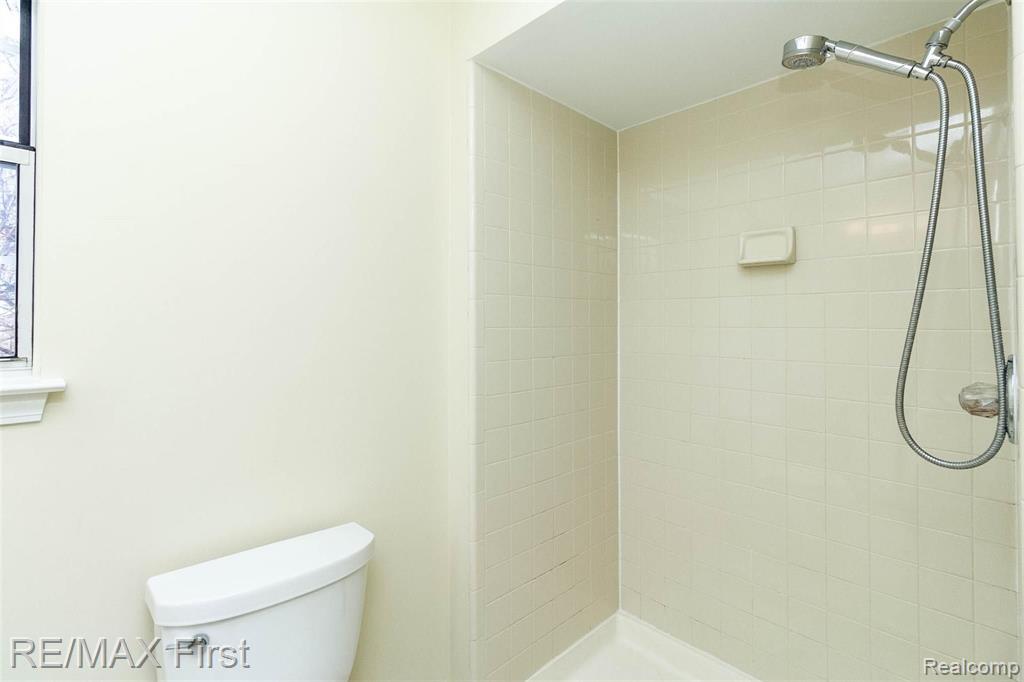 283 Whitney Drive Rochester Hills, MI 48307 - Photo 33 of 56