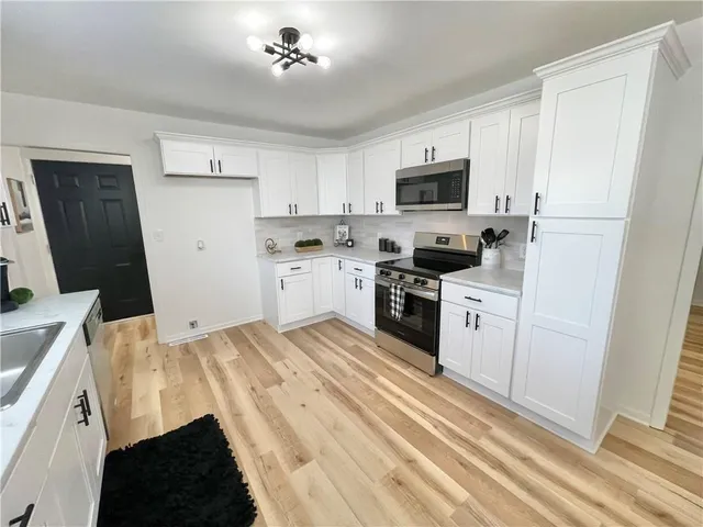 $319,900 | 16014 Speaker Avenue, Belton, MO 64012