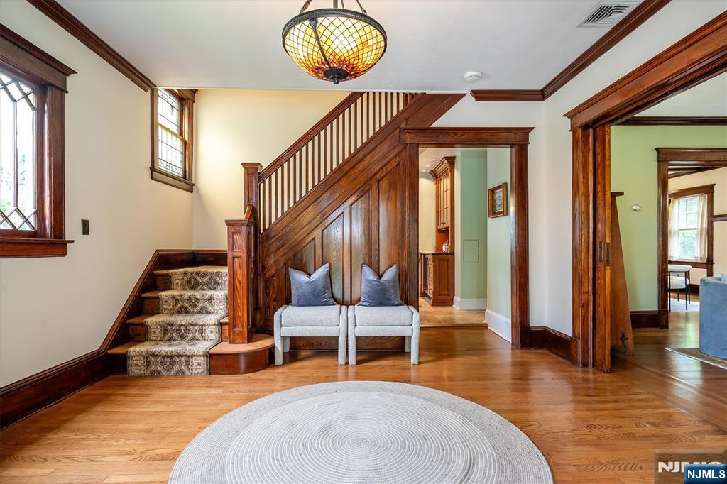 275 Highwood Avenue Ridgewood, NJ 07450 - Photo 4 of 29