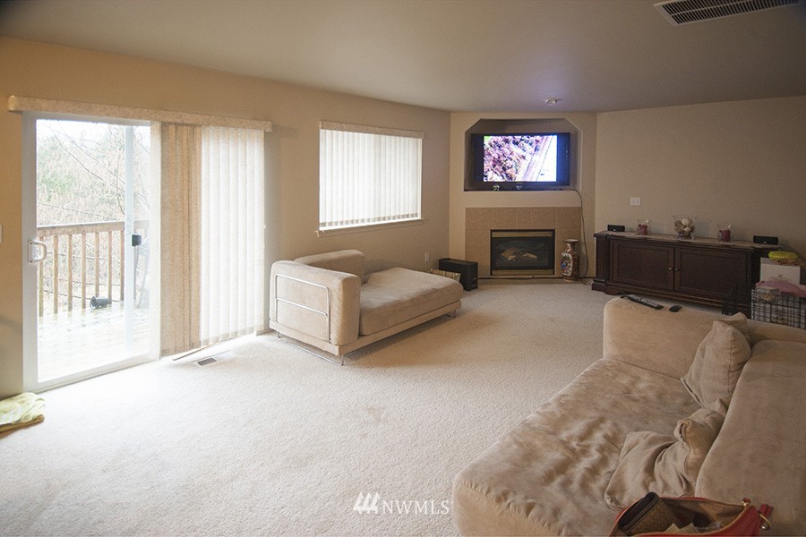 14502 Southeast 188 Way Renton, WA 98058 - Photo 6 of 15 Gallery Image 6