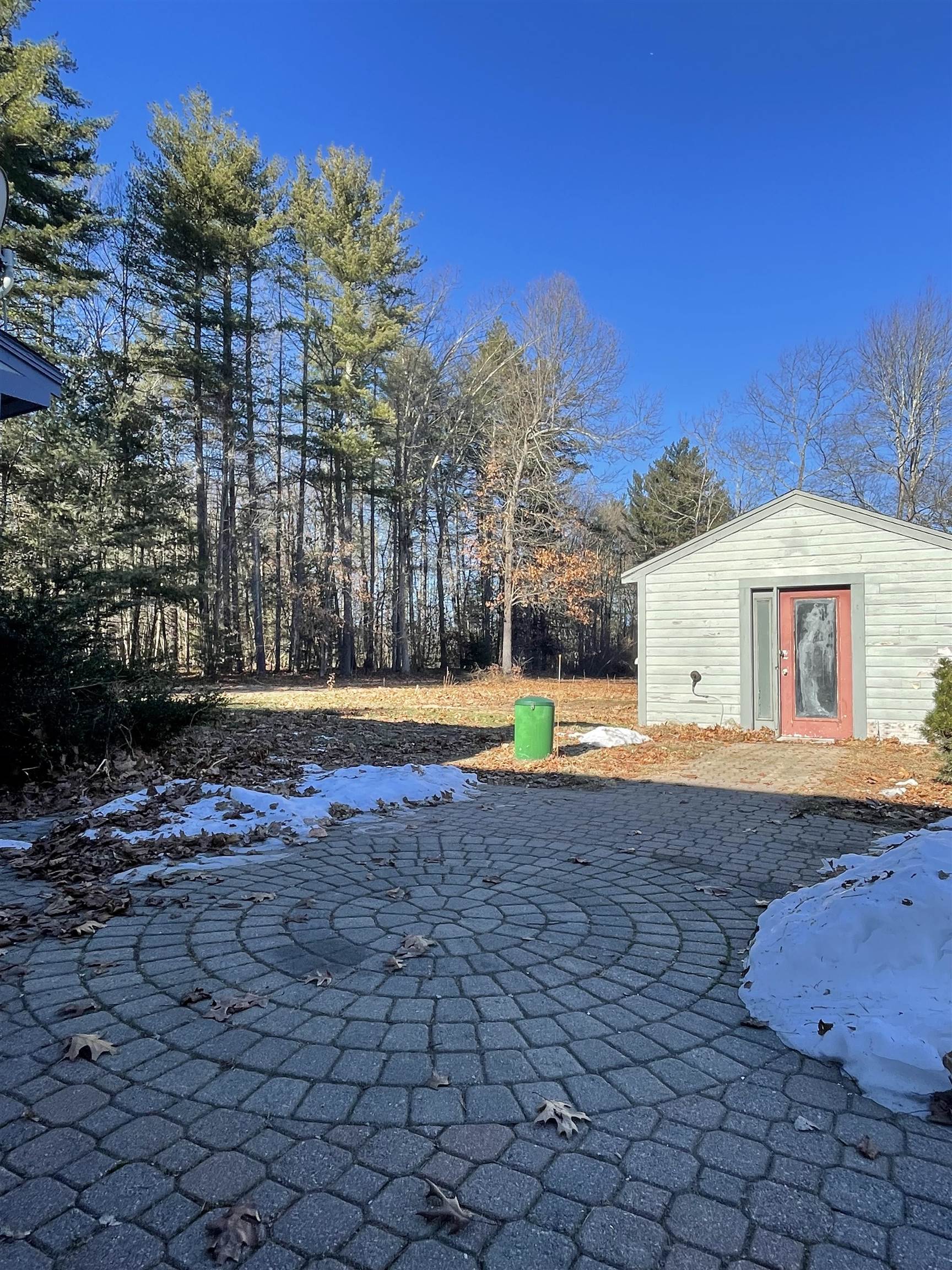 11 N Road Kingston, NH 03848 - Photo 14 of 60