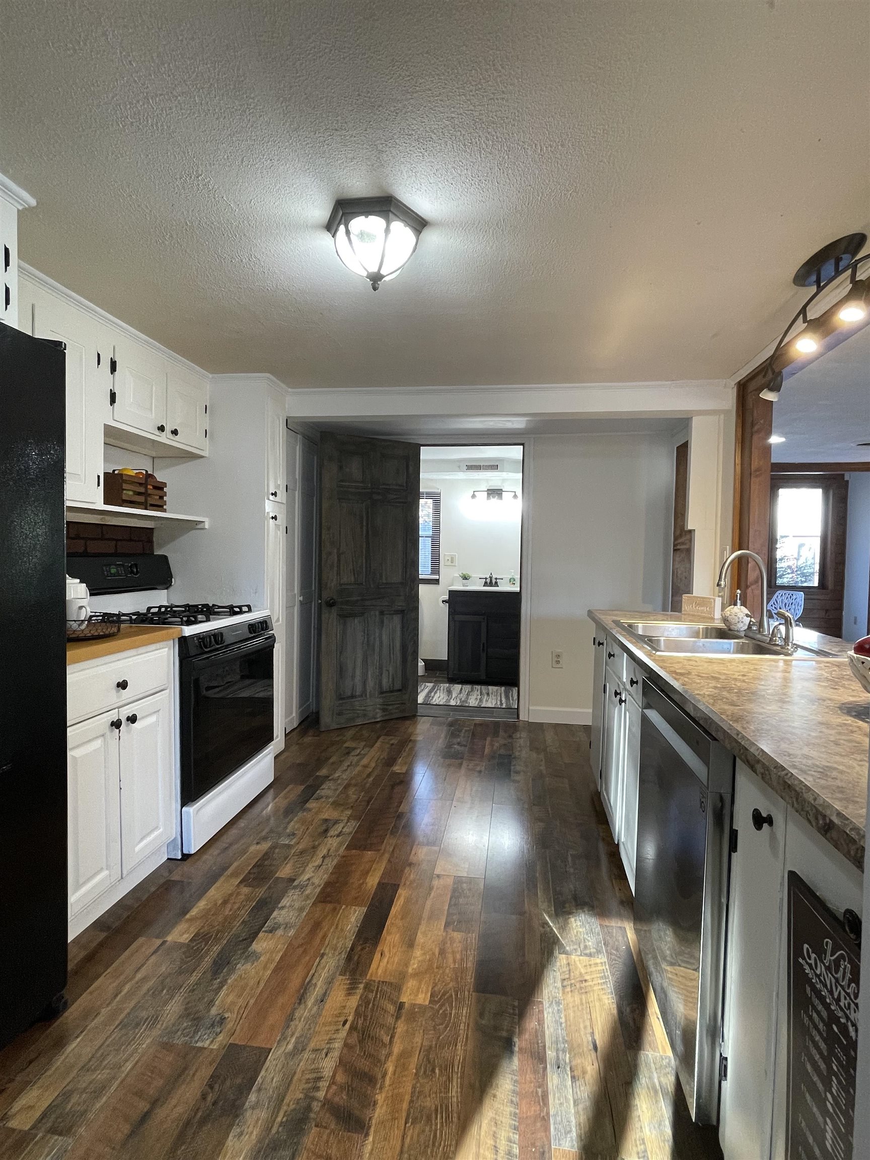 11 N Road Kingston, NH 03848 - Photo 30 of 60